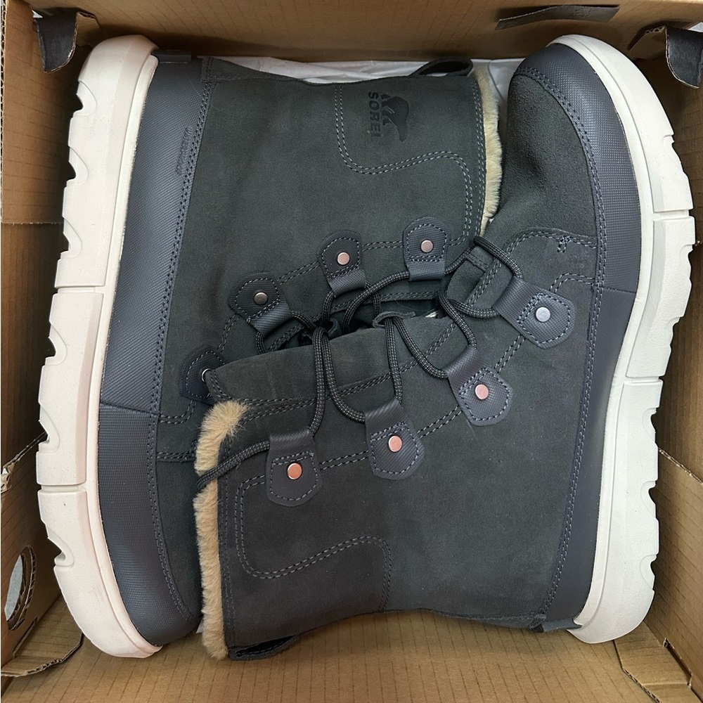 NIB Sorel Explorer II Joan Boots